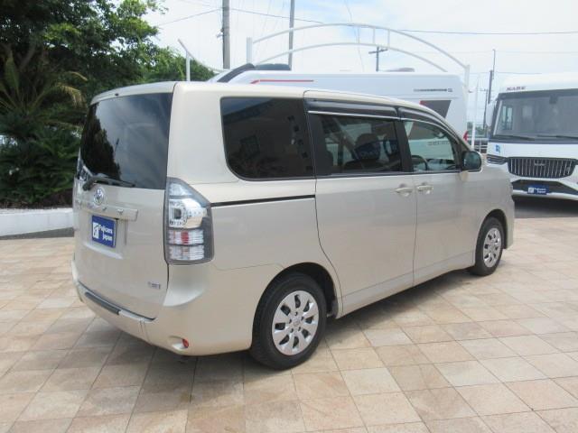 トヨタ ヴォクシー
