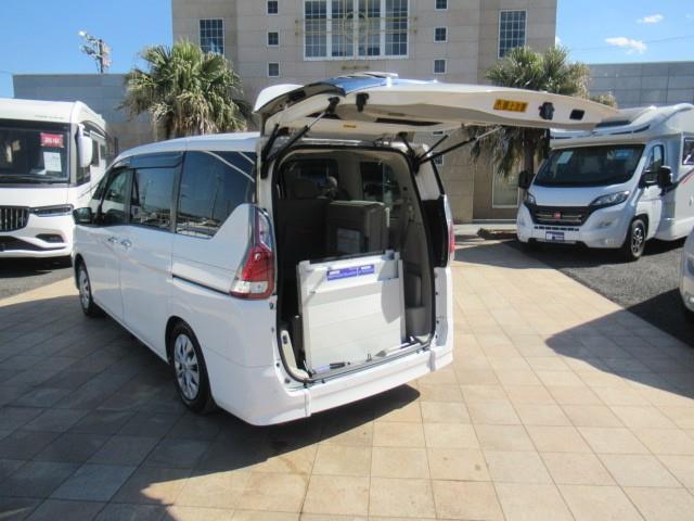 日産 セレナ
