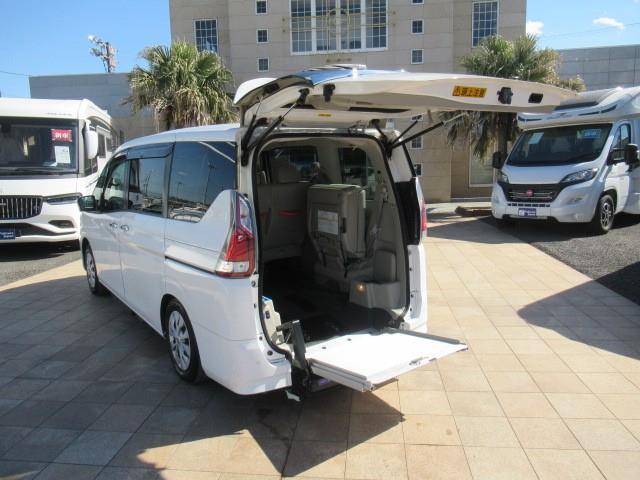 日産 セレナ