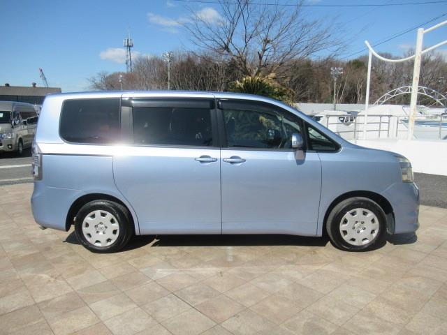 トヨタ ヴォクシー