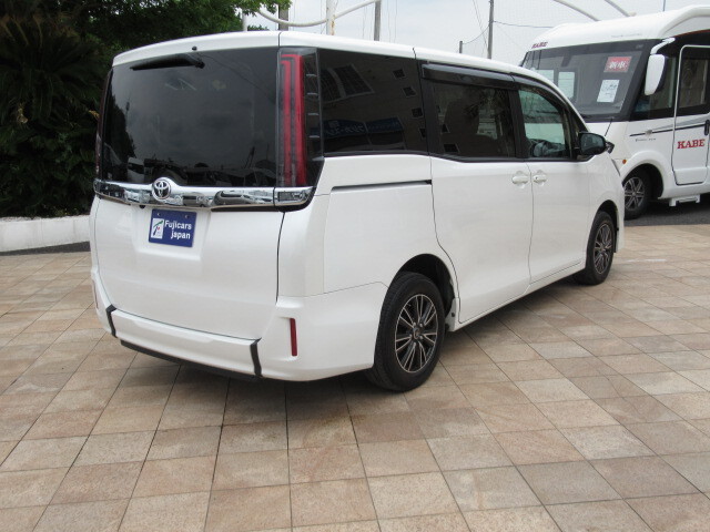 トヨタ ノア