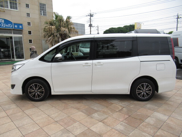 トヨタ ノア