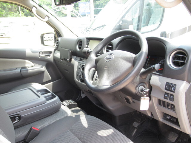 日産 NV350キャラバン