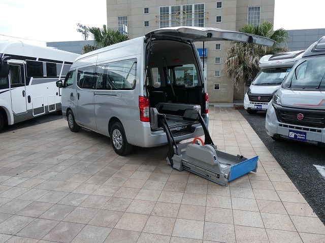 日産 NV350キャラバン