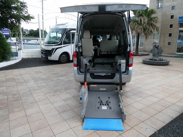 日産 NV350キャラバン