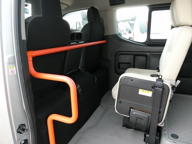 日産 NV350キャラバン