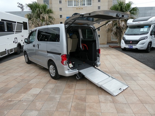 日産 NV200バネット