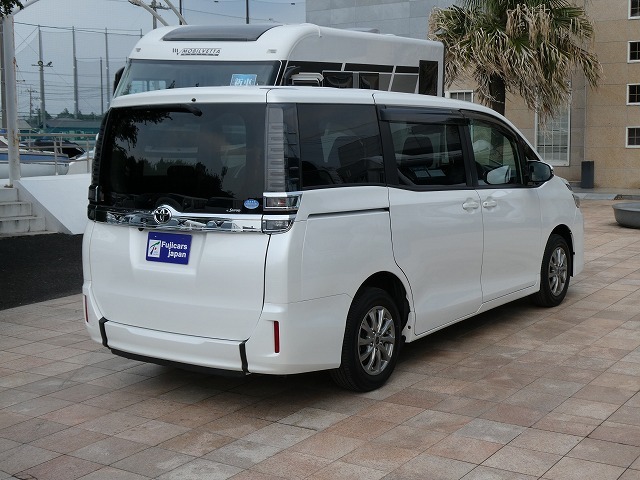 トヨタ ヴォクシー