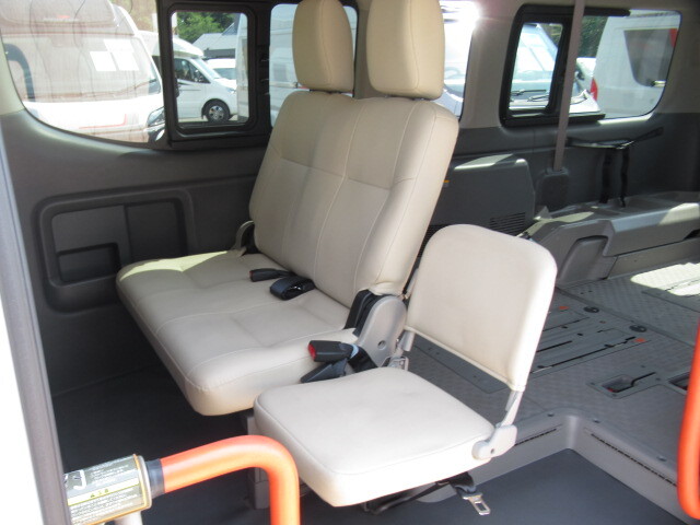 日産 NV350キャラバン