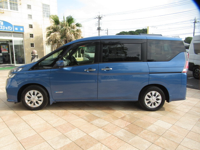 日産 セレナ