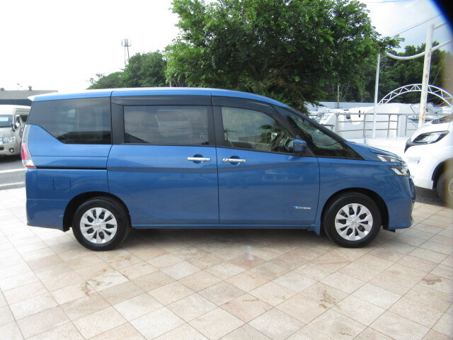 日産 セレナ