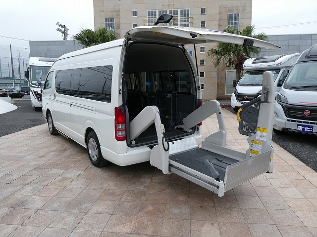 トヨタ ハイエース