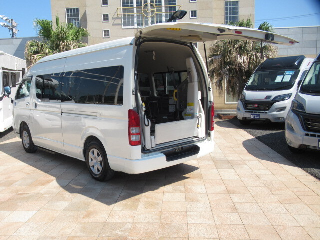 トヨタ ハイエース