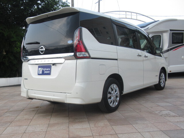 日産 セレナ