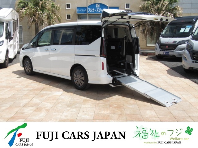 セレナ 福祉車両 車いす2基 XV