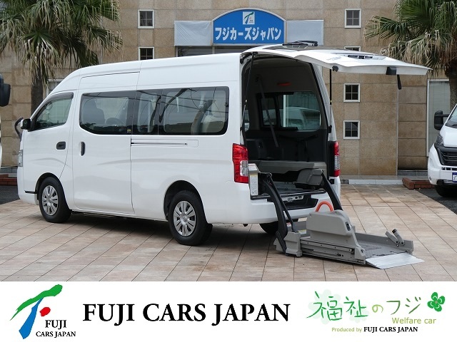 NV350キャラバン 福祉車両 リヤリフト
