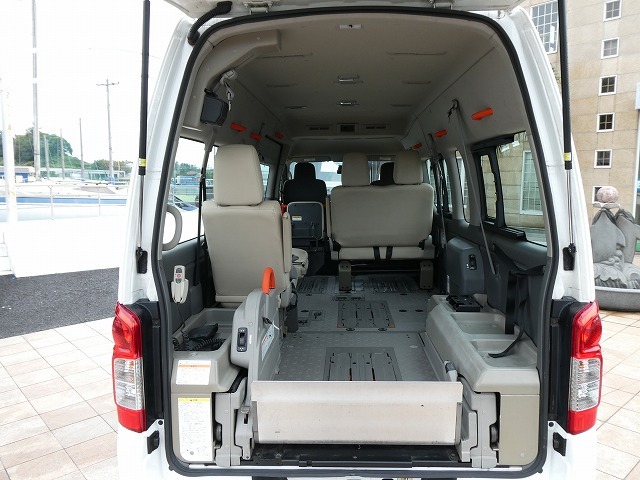 日産 NV350キャラバン