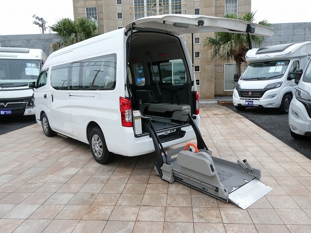 日産 NV350キャラバン