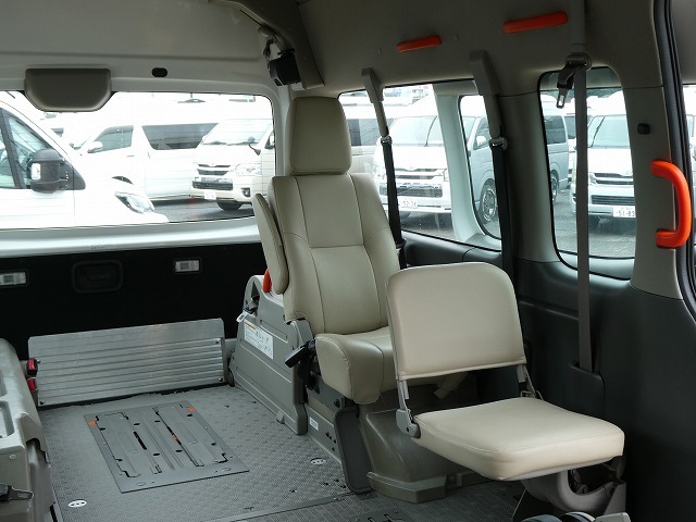 日産 NV350キャラバン