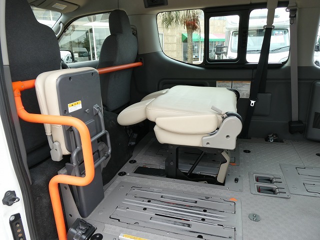 日産 NV350キャラバン