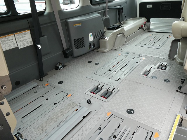 日産 NV350キャラバン