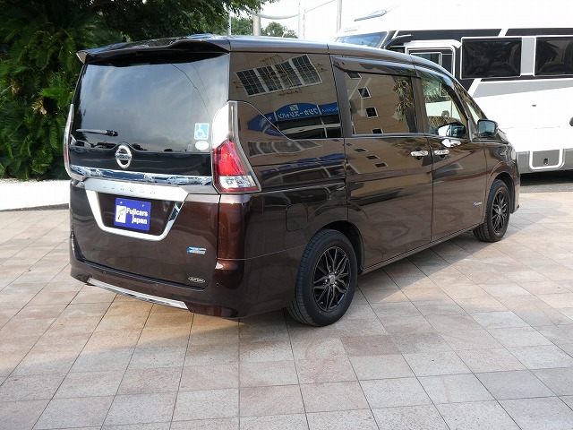 日産 セレナ