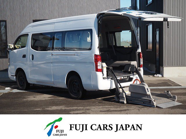 NV350キャラバン 福祉車両 チェアキャブ リヤリフト 4WD