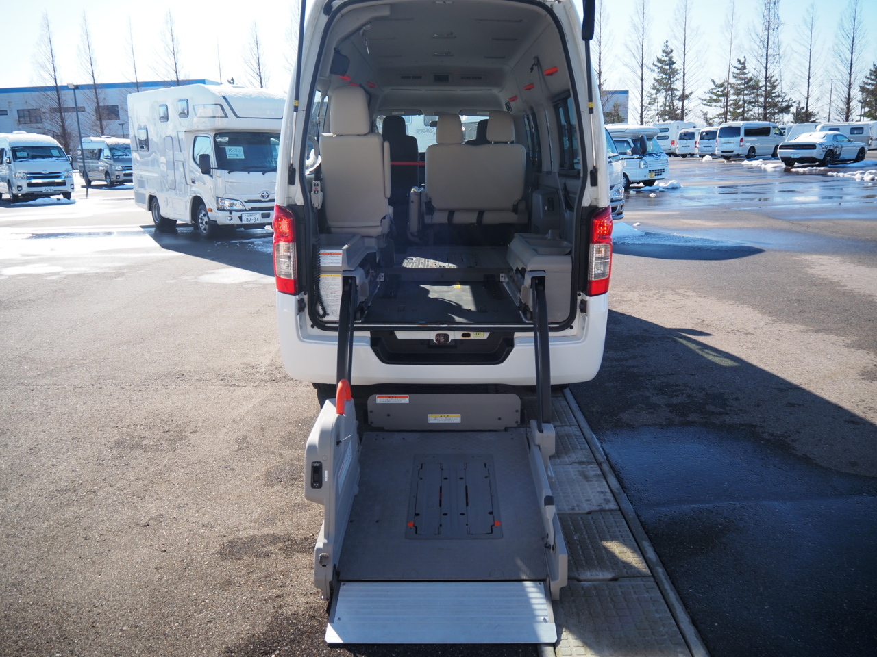 日産 NV350キャラバン