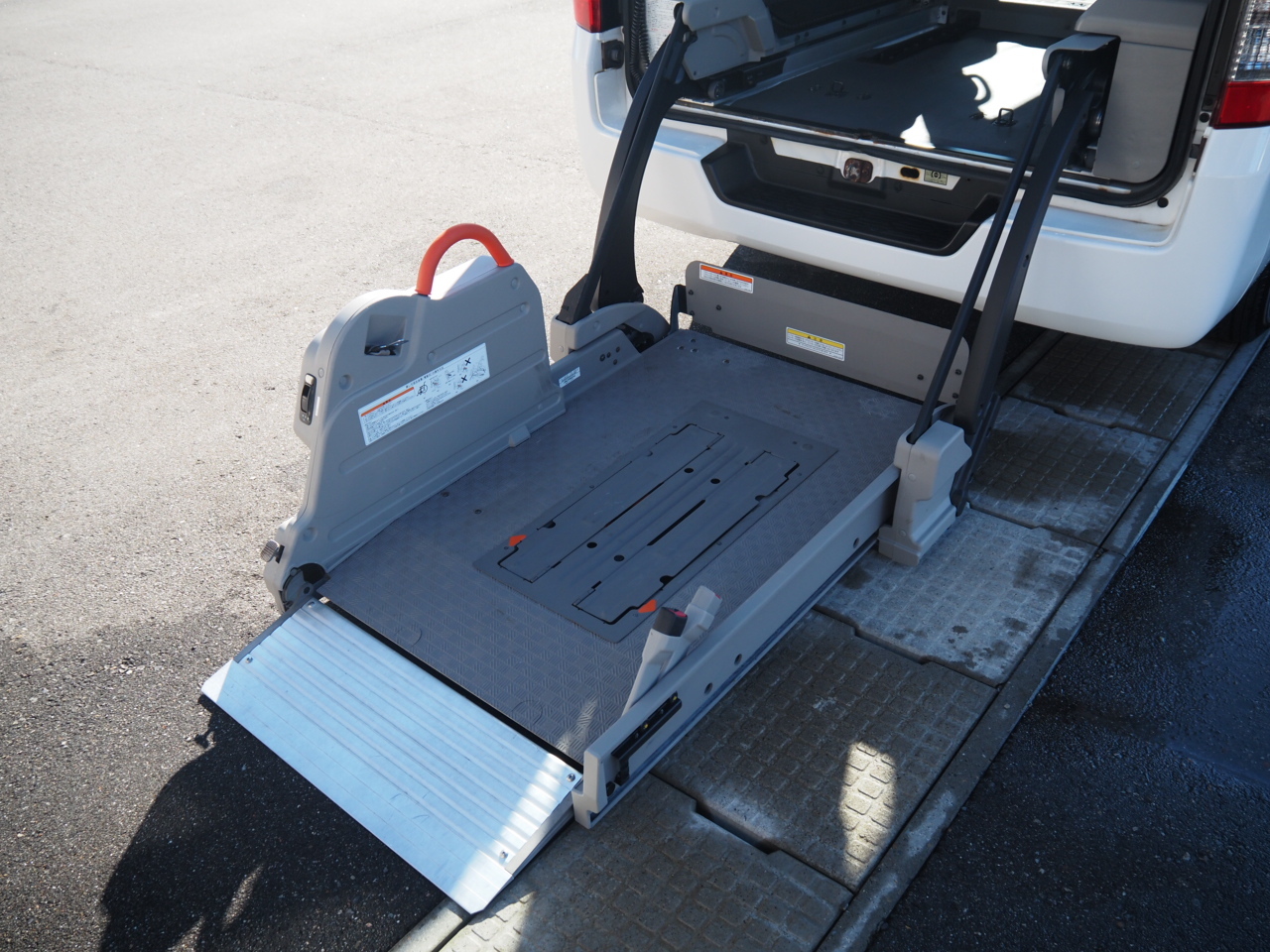 日産 NV350キャラバン