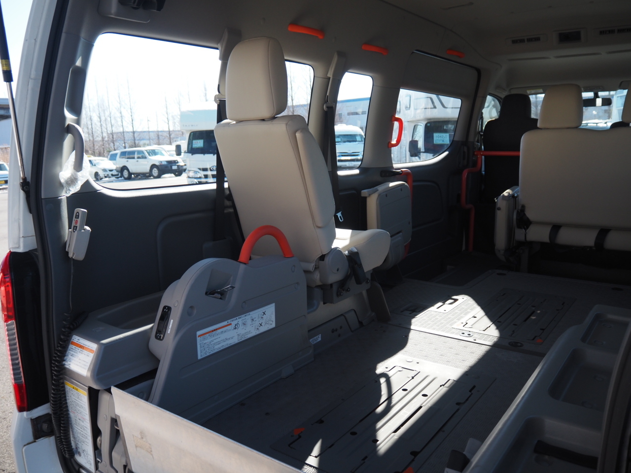 日産 NV350キャラバン