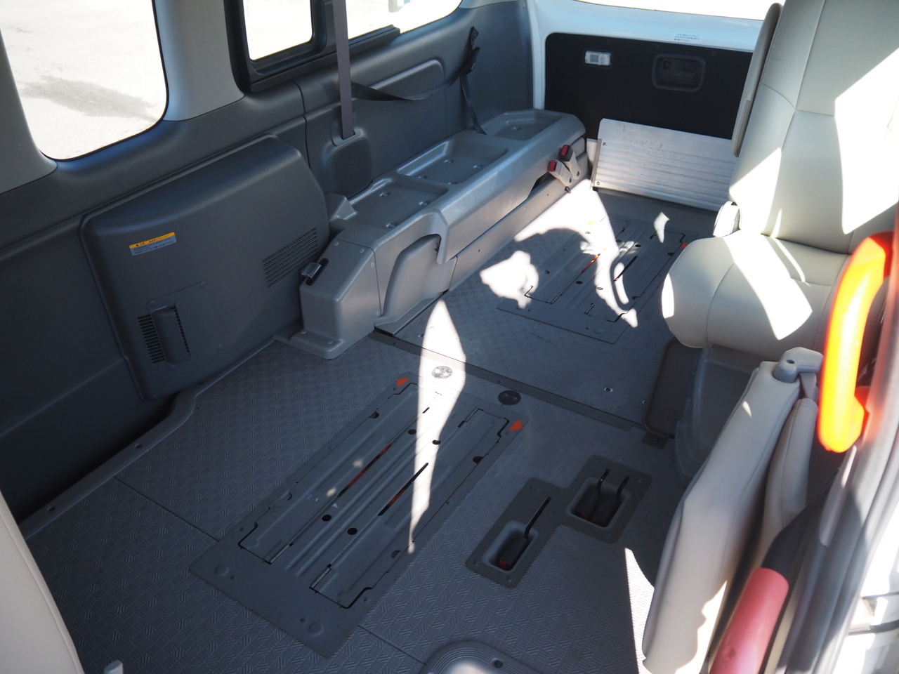 日産 NV350キャラバン