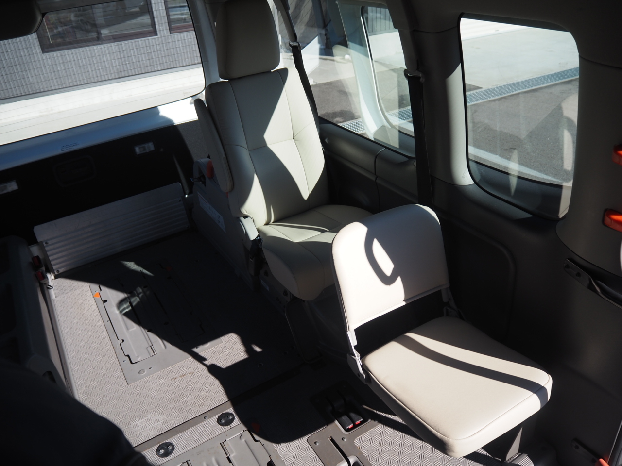 日産 NV350キャラバン