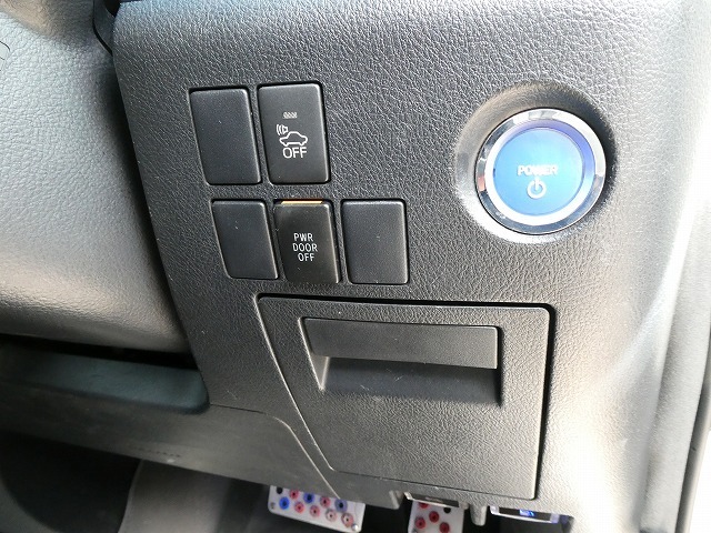 トヨタ ヴェルファイアHV