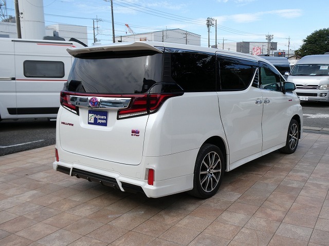 トヨタ ヴェルファイアHV