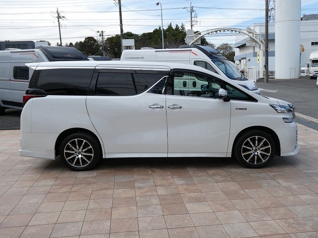 トヨタ ヴェルファイアHV