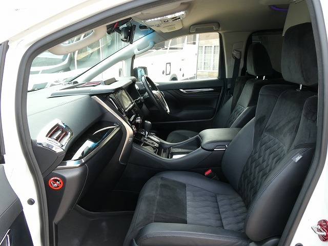 トヨタ ヴェルファイアHV