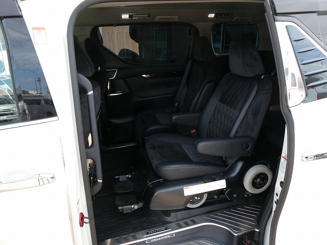 トヨタ ヴェルファイアHV