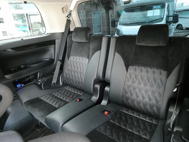 トヨタ ヴェルファイアHV