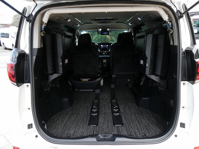 トヨタ ヴェルファイアHV