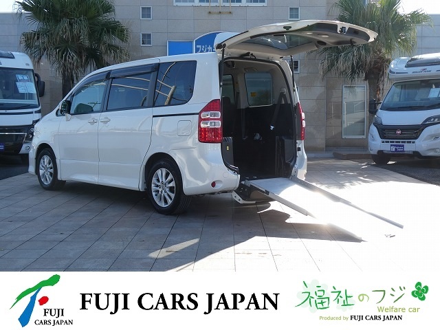 ノア Si 福祉車両 ウェルキャブ
