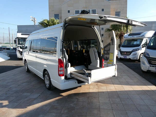 トヨタ ハイエース