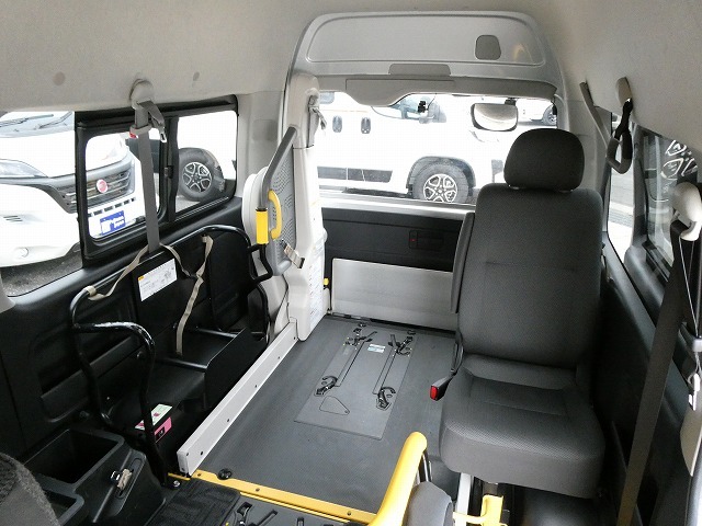 トヨタ ハイエース