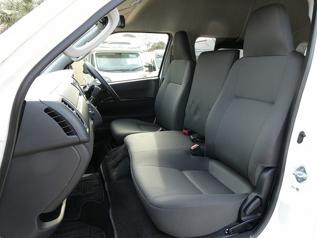 トヨタ ハイエース