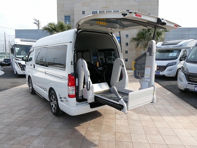 トヨタ ハイエース