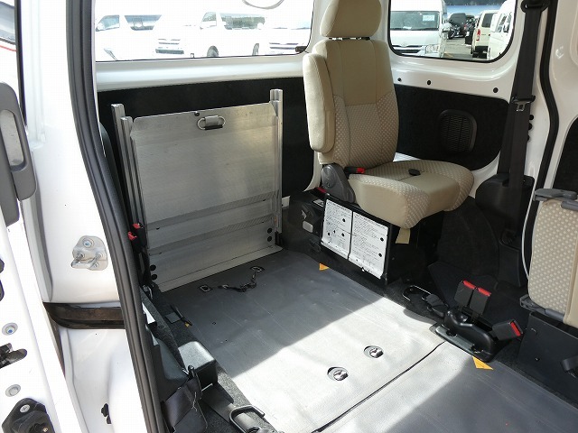 日産 NV200バネット