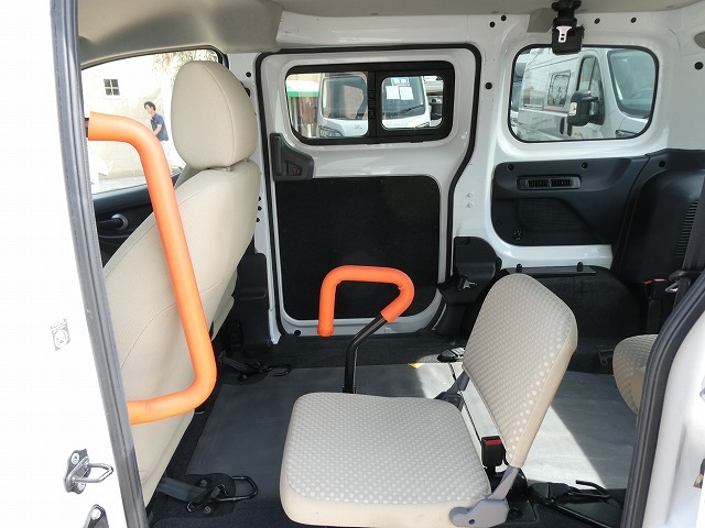 日産 NV200バネット
