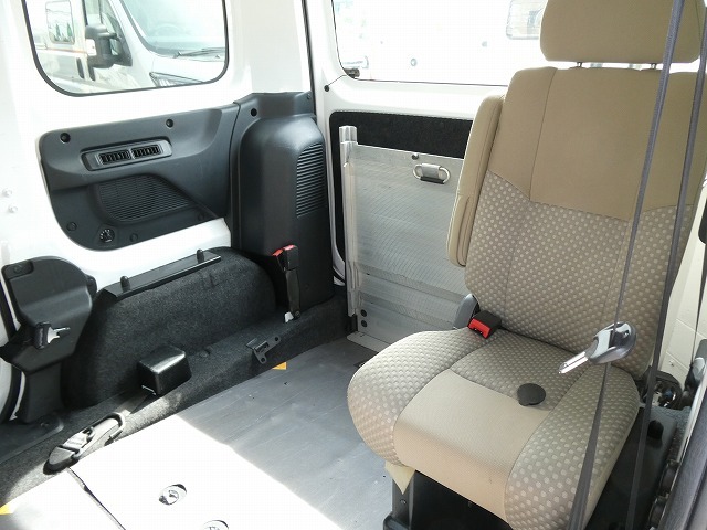 日産 NV200バネット