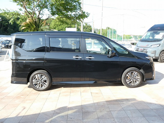 日産 セレナ