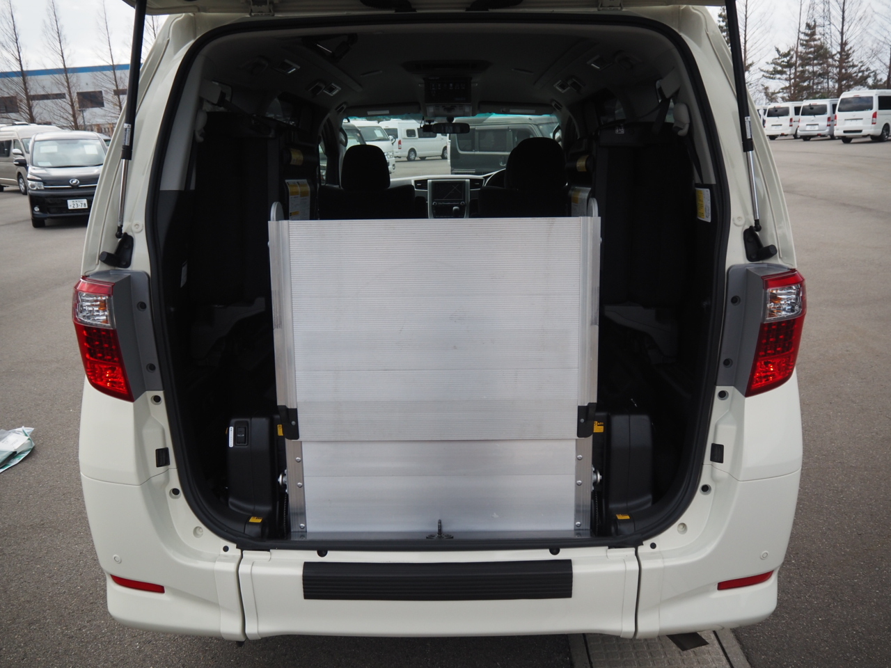 トヨタ アルファード