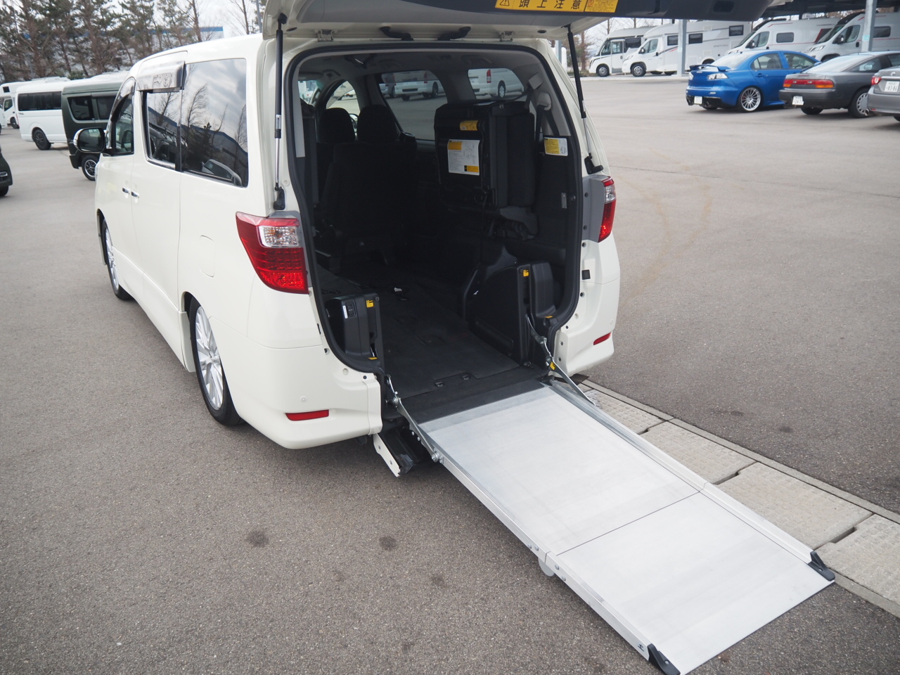 トヨタ アルファード